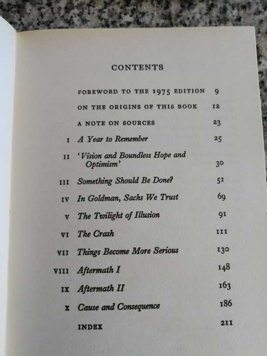 THE GREAT CRASH 1929 JOHN KENNETH GALBRAITH The Classic Study of that disaster ( economics )