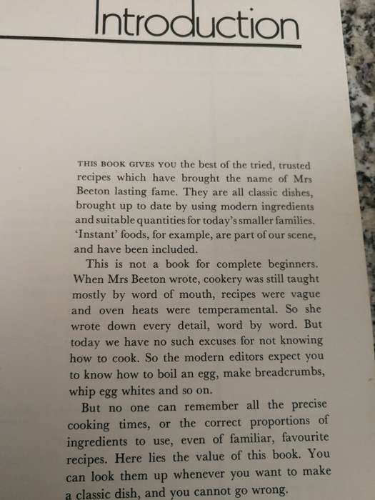 Mrs BEETON`S FAROURITE RECIPES Edited by MAGGIE BLACK  1976  ( Mrs Beeton ) cookbook