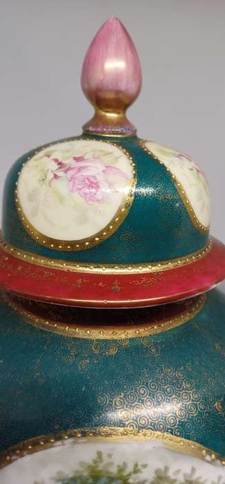 Stunning porcelain piece