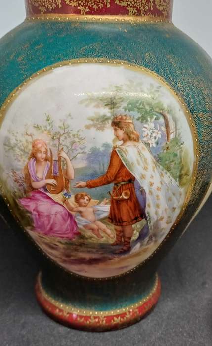 Stunning porcelain piece