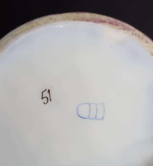 Stunning porcelain piece