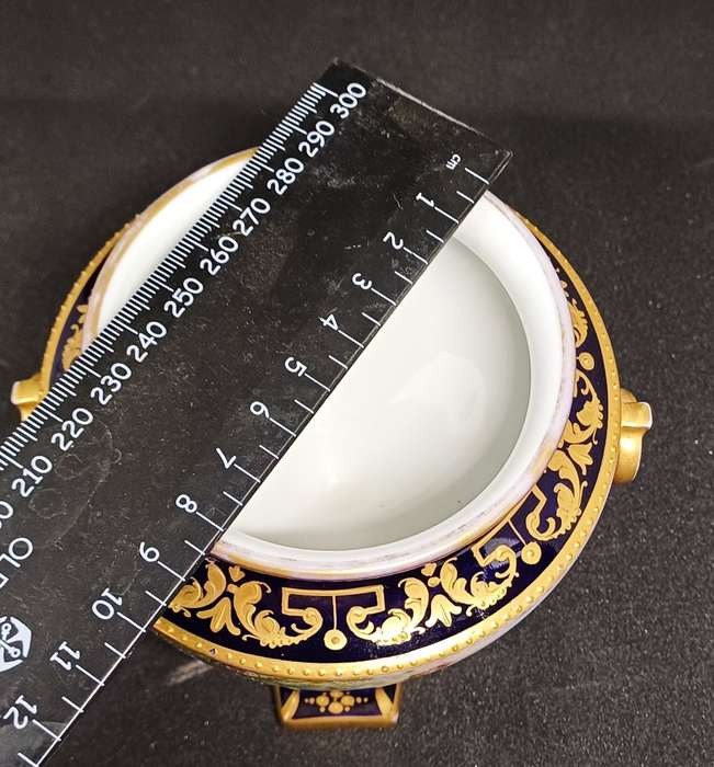DRESDEN ANTIQUE PIECE