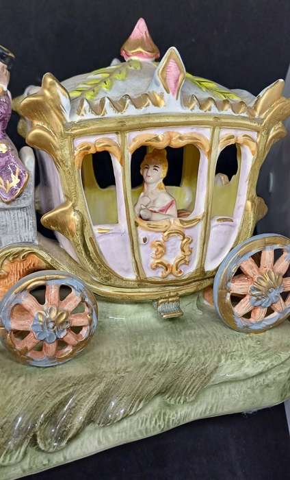 STUNNING PORCELAIN HORSE CARRIAGE