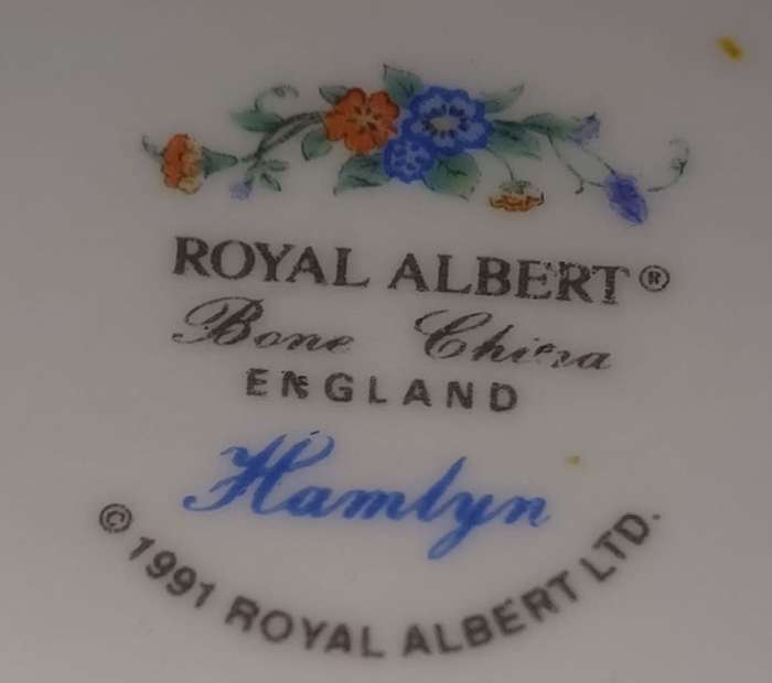 ROYAL ALBERT 1991 HAMLYN- FEW PIECES