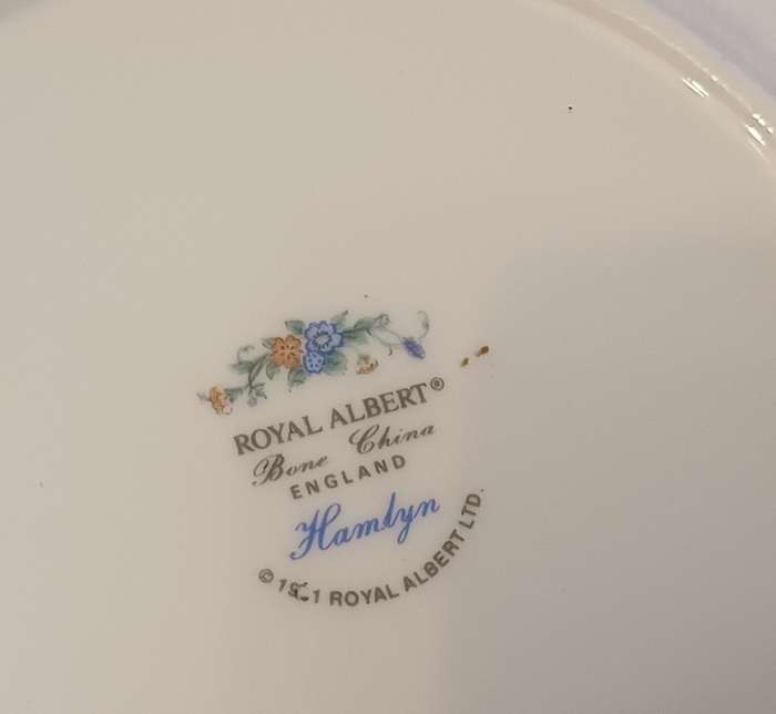 ROYAL ALBERT 1991 HAMLYN- FEW PIECES
