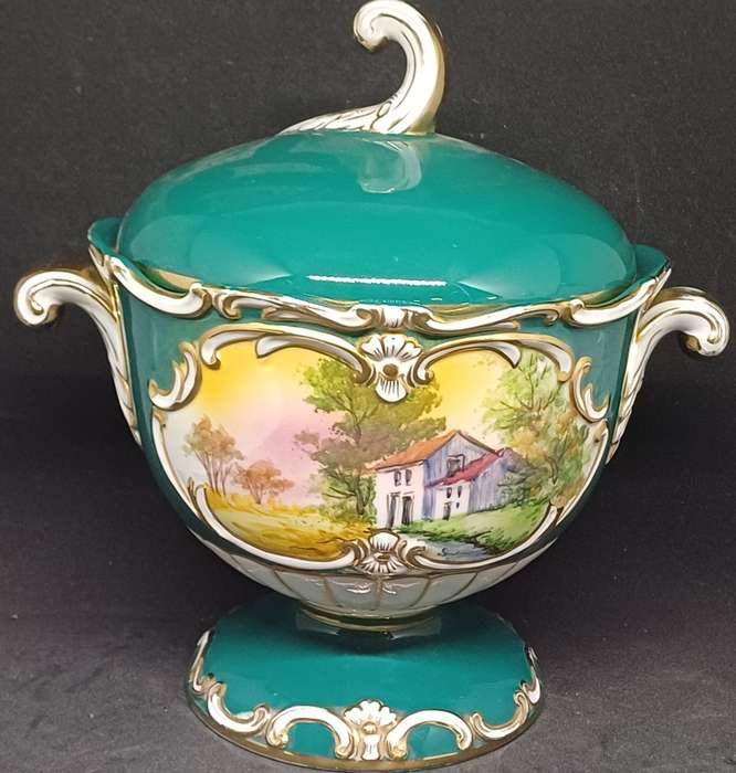 Stunning porcelain piece