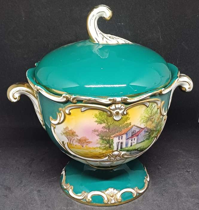 Stunning porcelain piece