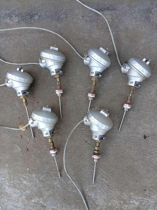 PT100 thermocouple 100mm probe with 4-20mA Smart temperature transmitter RTD sensor head