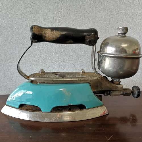 Coleman Primus Iron - Model 611A - 1940's - Gasoline Coleman Iron