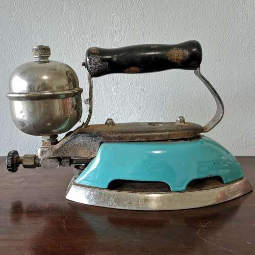Coleman Primus Iron - Model 611A - 1940's - Gasoline Coleman Iron