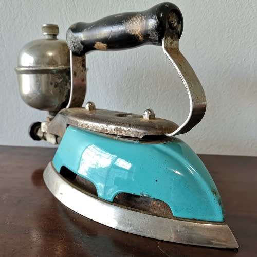 Coleman Primus Iron - Model 611A - 1940's - Gasoline Coleman Iron