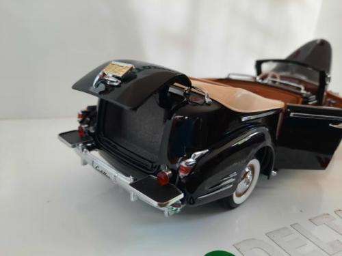 1938 CADILLAC V 16 PRESIDENTIAL LIMOUSINE