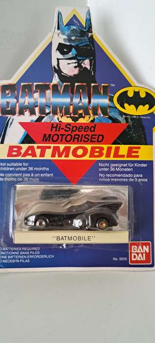 BATMAN AUTOMOBILIA - BATMOBILE