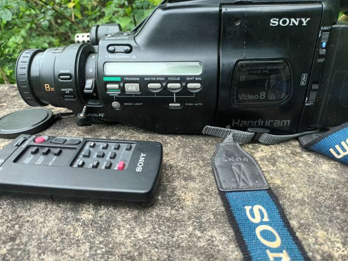 Sony Handycam CCD-F455E Video8 Camcorder