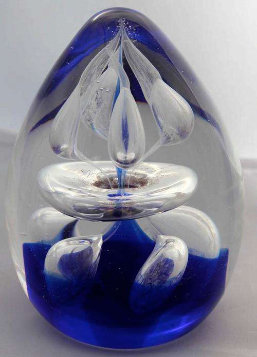 STRIKING SPHERICAL GLASS PAPERWEIGHT