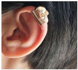 Skull clip on earring / ear cuff (gold)