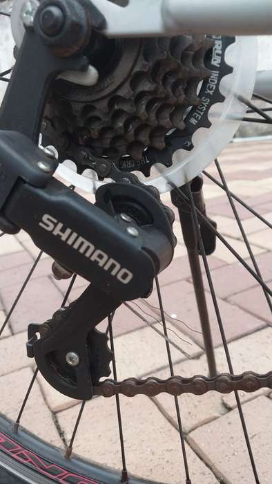 RALEIGH 26-inch 21-Speed Mountain Bicycle