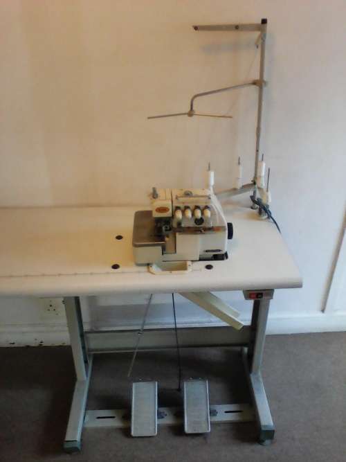Feiyue High Speed Industrial Overlock Sewing Machine