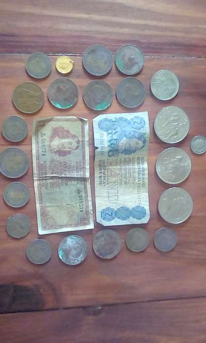 4 x Silver Coins (92g) 18 x Vintage Coins 2 x Vintage Notes (See Description)