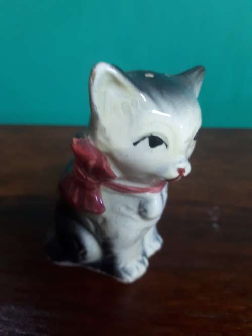 Ceramic Glazed Cat Pepper Shaker
