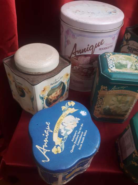 6 x Retro Annique Rooibos Tea tins