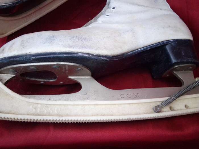 Circa 1940`s Pair Ladies Leather Ice Skates C.C.M Canada Size 9 1/3