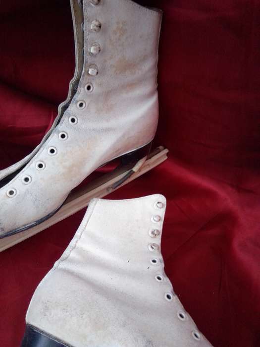 Circa 1940`s Pair Ladies Leather Ice Skates C.C.M Canada Size 9 1/3