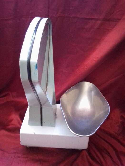 1950`s - 60`s Large (Heavy) Cast Iron Avery Grocers Scale (2kg)