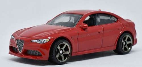 Matchbox Diecast Model Car 2020 12 / 100 Alfa Romeo Giulia 2016 1/64 scale new in pack