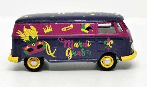 Greenlight Diecast Model Car Exclusive VW Volkswagen Kombi Panelvan "Mardi Gras" 1/64 scale new