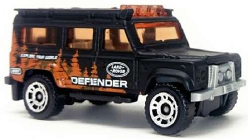 Matchbox Diecast Model Car 2017 84 / 125 Land Rover Defender 110 1/64 scale new in pack
