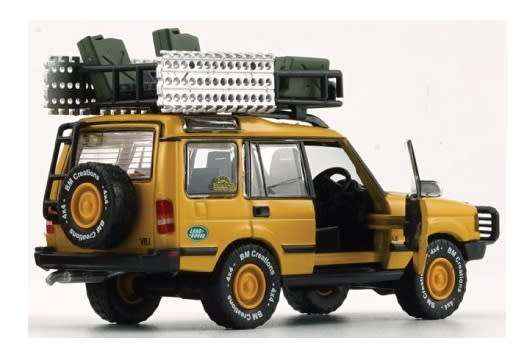 BM Creations Diecast Model Car B0194 Land Rover Discovery 1 `Camel`  + accessories 1/64 scale