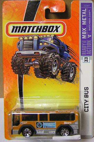 Matchbox Diecast Model Car No 33 , City Bus "Metro" , 2005 on card , new in blister pack