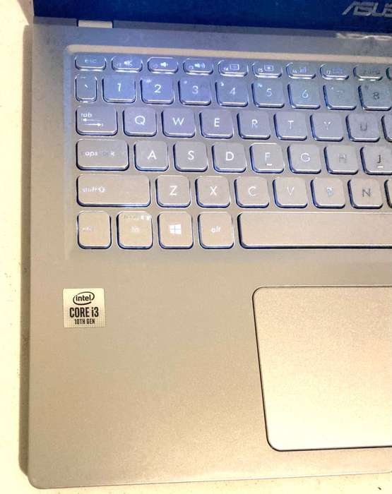 Asus VivoBook X515JA 15.6` i3 10th gen 8GB 256GB ssd Excellent Working Condition