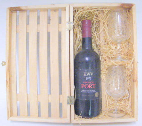 ***52 Years Old*** KWV 1970 Port  (Limited Release) - Presentation Case & 2 glasses