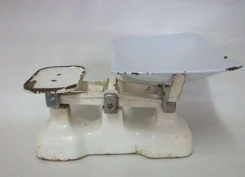 Vintage Kitchen Scale complete with enamel bowl and set of cast iron weights in oz and pounds.