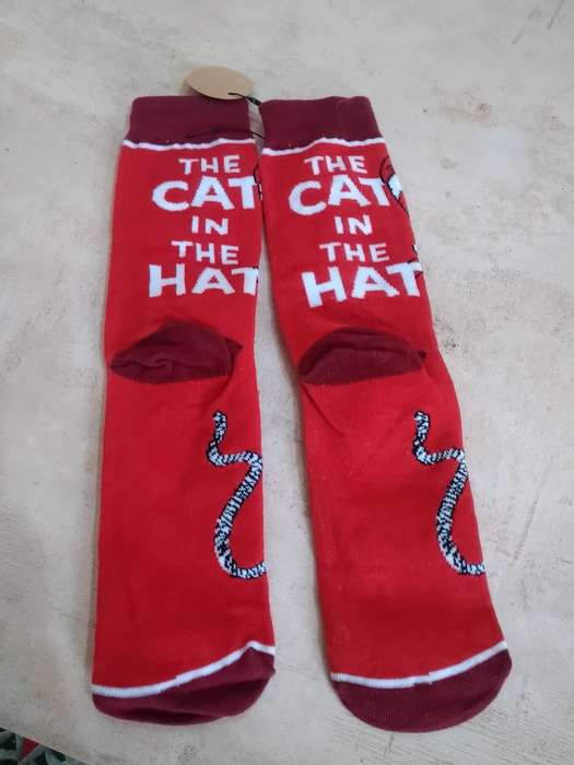 DR SEUSS Cat In The Hat calf height socks