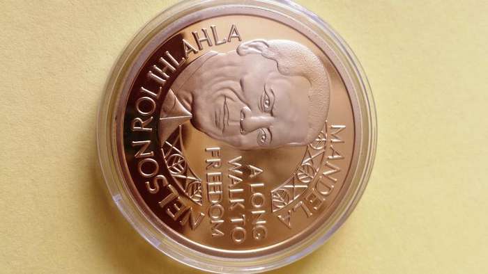 NELSON MANDELA LONG WALK TO FREEDOM 24ct GOLD PLATED MEDALLION. ENCAPSULATED.