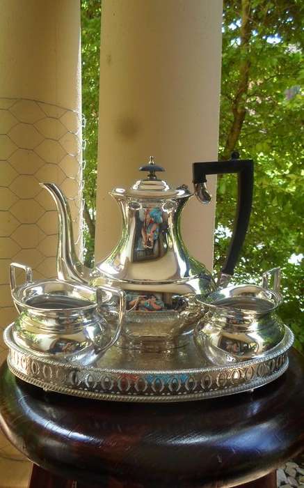 BEAUTIFUL EPNS A1 TEA SET MADE IN SHEFFIELD ENGLAND MINT CONDITION &GALLERY TRAY