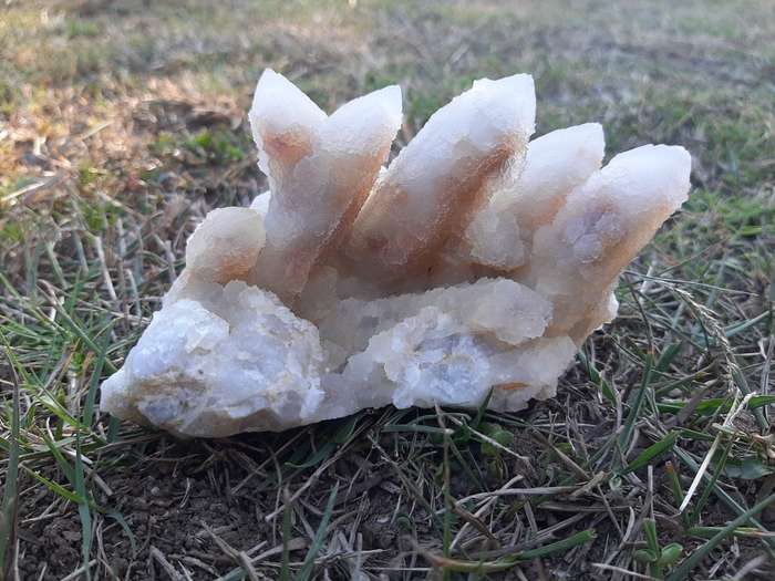 WHITE SPIRIT QUARTZ CLUSTER  0.450 grams