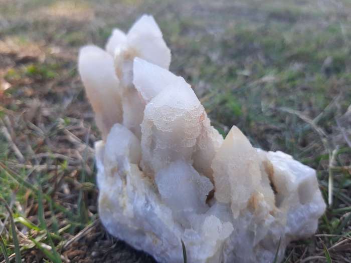 WHITE SPIRIT QUARTZ CLUSTER  0.450 grams