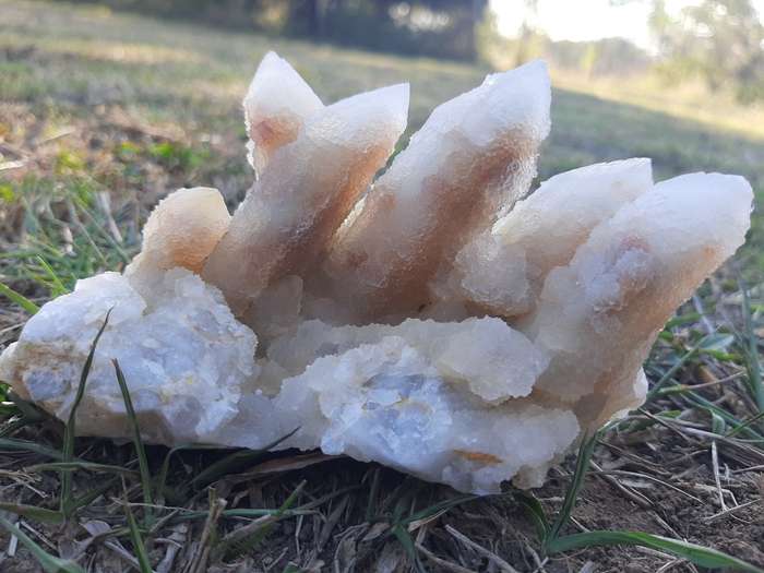 WHITE SPIRIT QUARTZ CLUSTER  0.450 grams