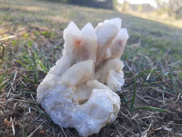 WHITE SPIRIT QUARTZ CLUSTER  0.450 grams