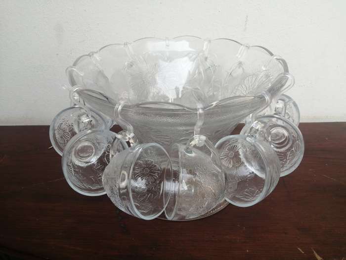 Stunning 27 piece punch bowl set.