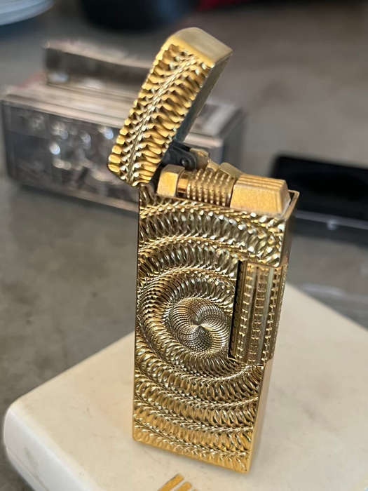 WIN 2000 Gold plated lighter
