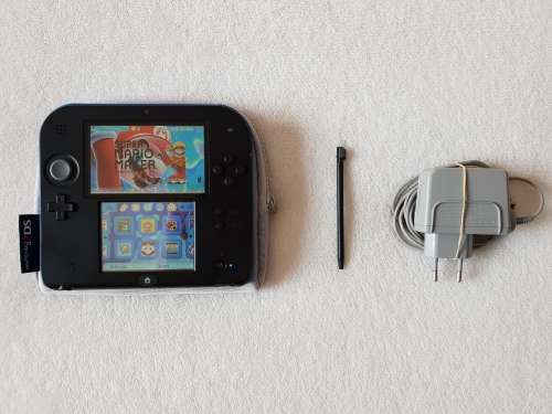 Nintendo 2DS console + 11 Games