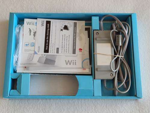 Nintendo Wii Console + 5 Games + Original Box