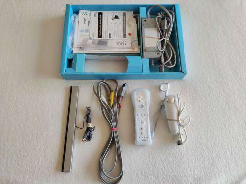 Nintendo Wii Console + 5 Games + Original Box