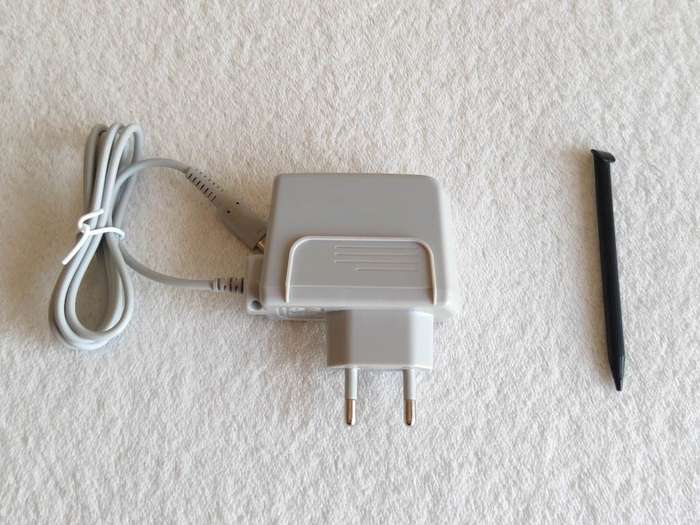 `New` Nintendo 3DS XL Console