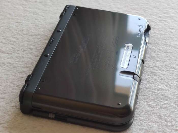`New` Nintendo 3DS XL Console